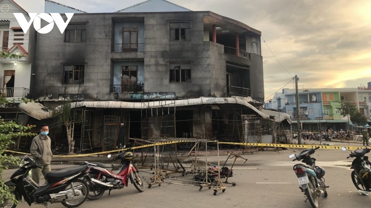 Cháy cửa hàng quần áo trong đêm, 4 người cùng 1 gia đình thiệt mạng